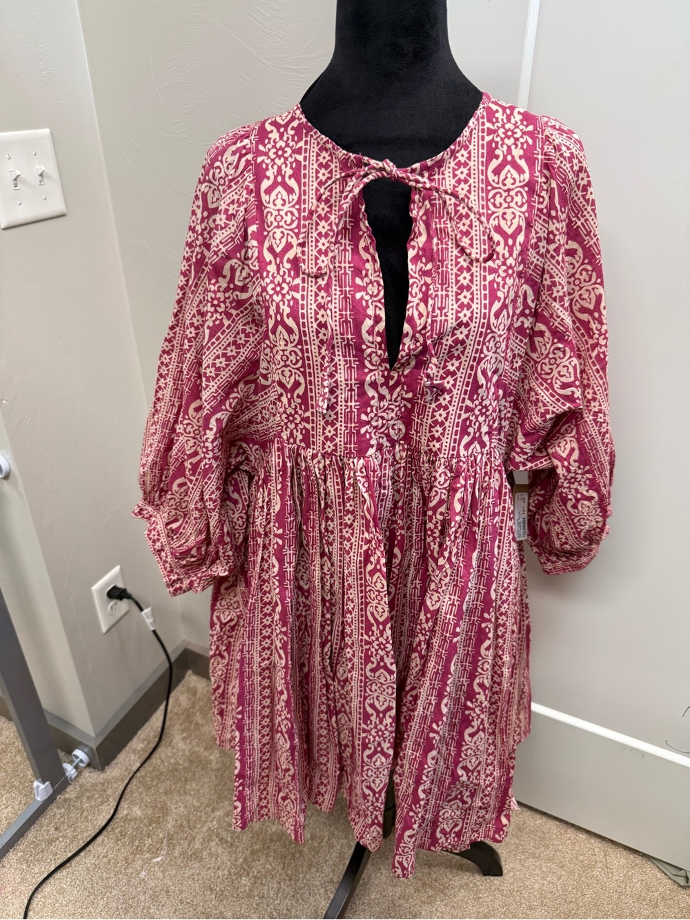 NWT Molly Bracken Rose Pink Priya Dress Indie Print Puff Sleeve Tie Neck Knee Lg